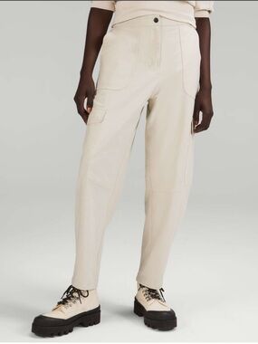 Lululemon Light Utilitech Cargo Pocket High-Rise Pant Size 26